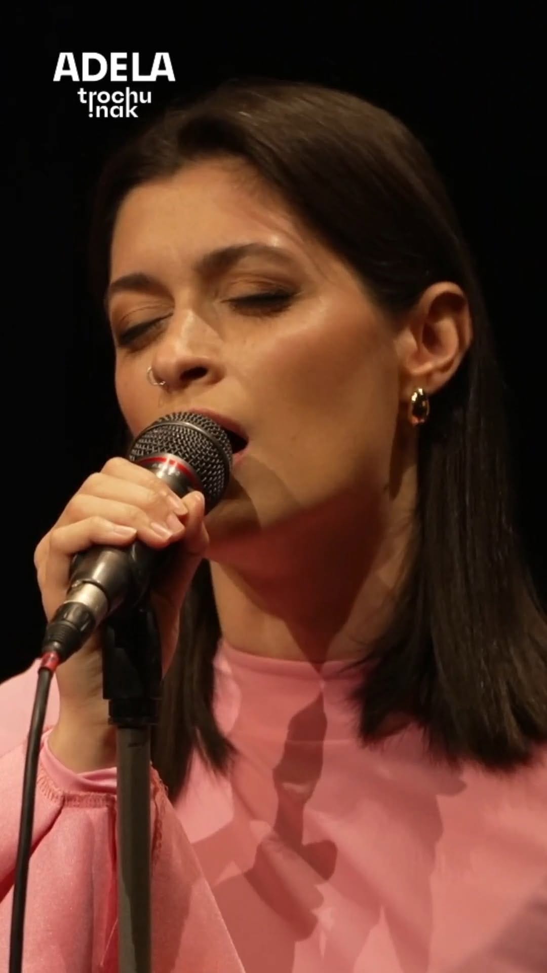 Post 5 by ADELA trochu inak on Instagram (video)