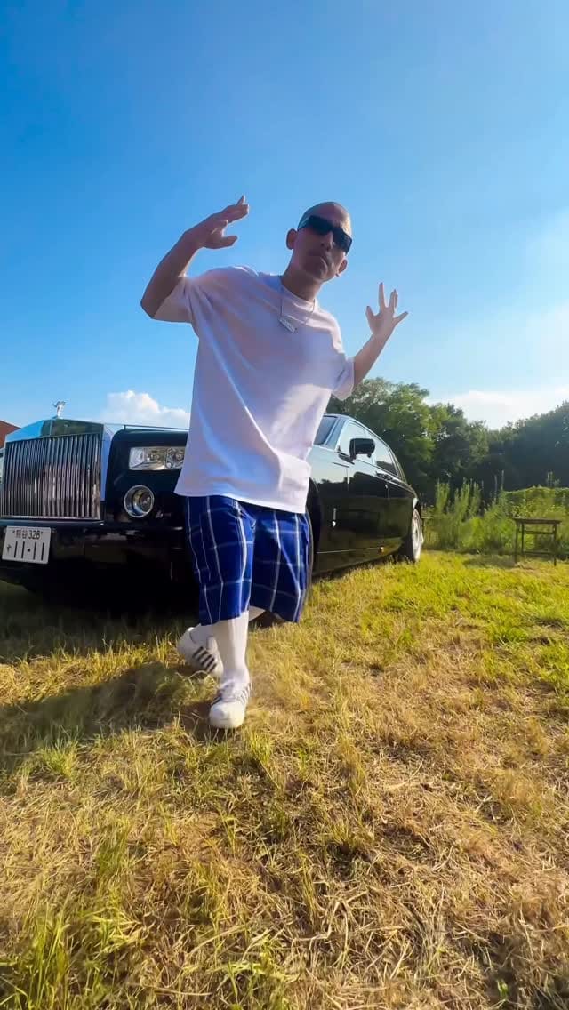 Post 3 by 𝓓̣𝓪̄𝓴𝓲𝓷𝓮𝓮 ダーキニー 荼枳尼 on Instagram (video)