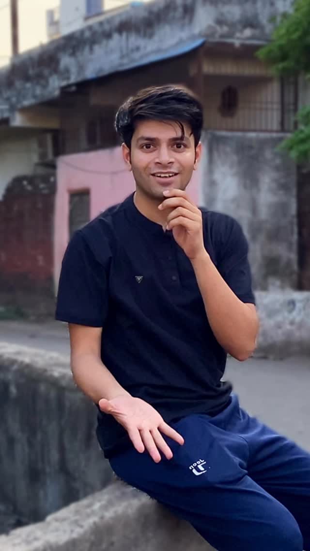 Post 10 by ARISH GOUR on Instagram (video)