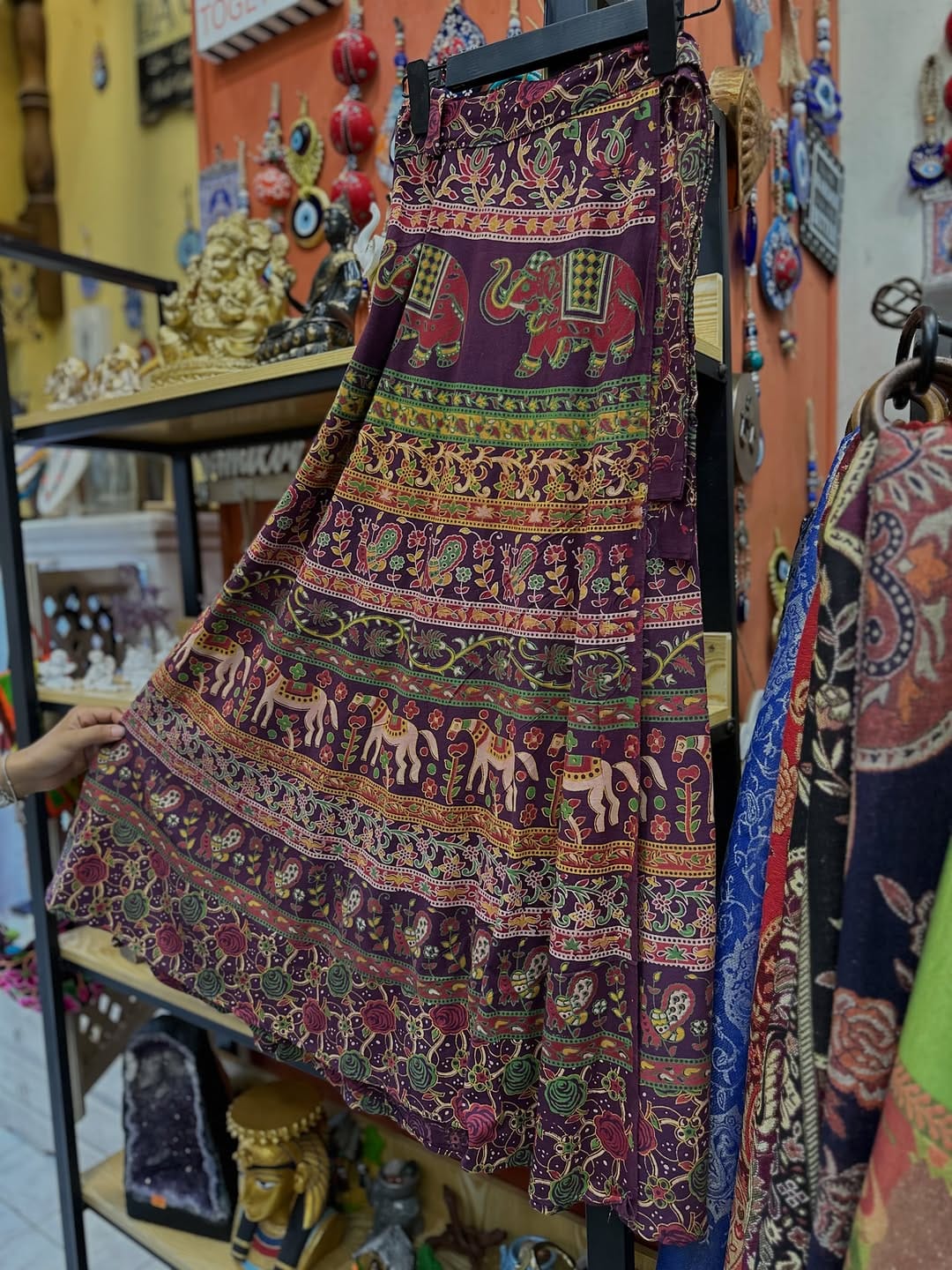 Post 4 by Tienda Del Baúl on Instagram (carousel)