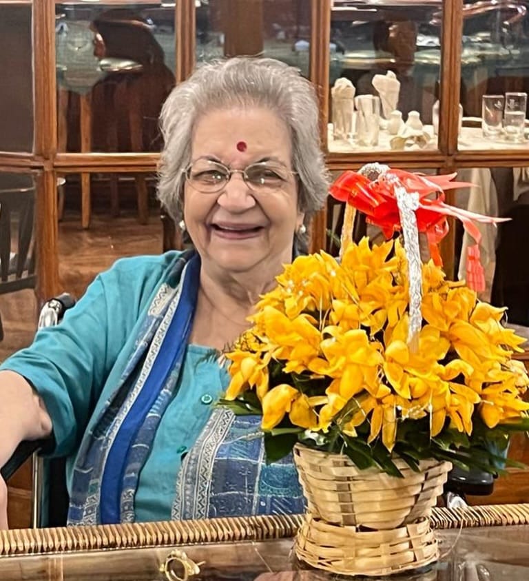 Post 2 by neenakulkarni/नीना कुळकर्णी on Instagram (carousel)