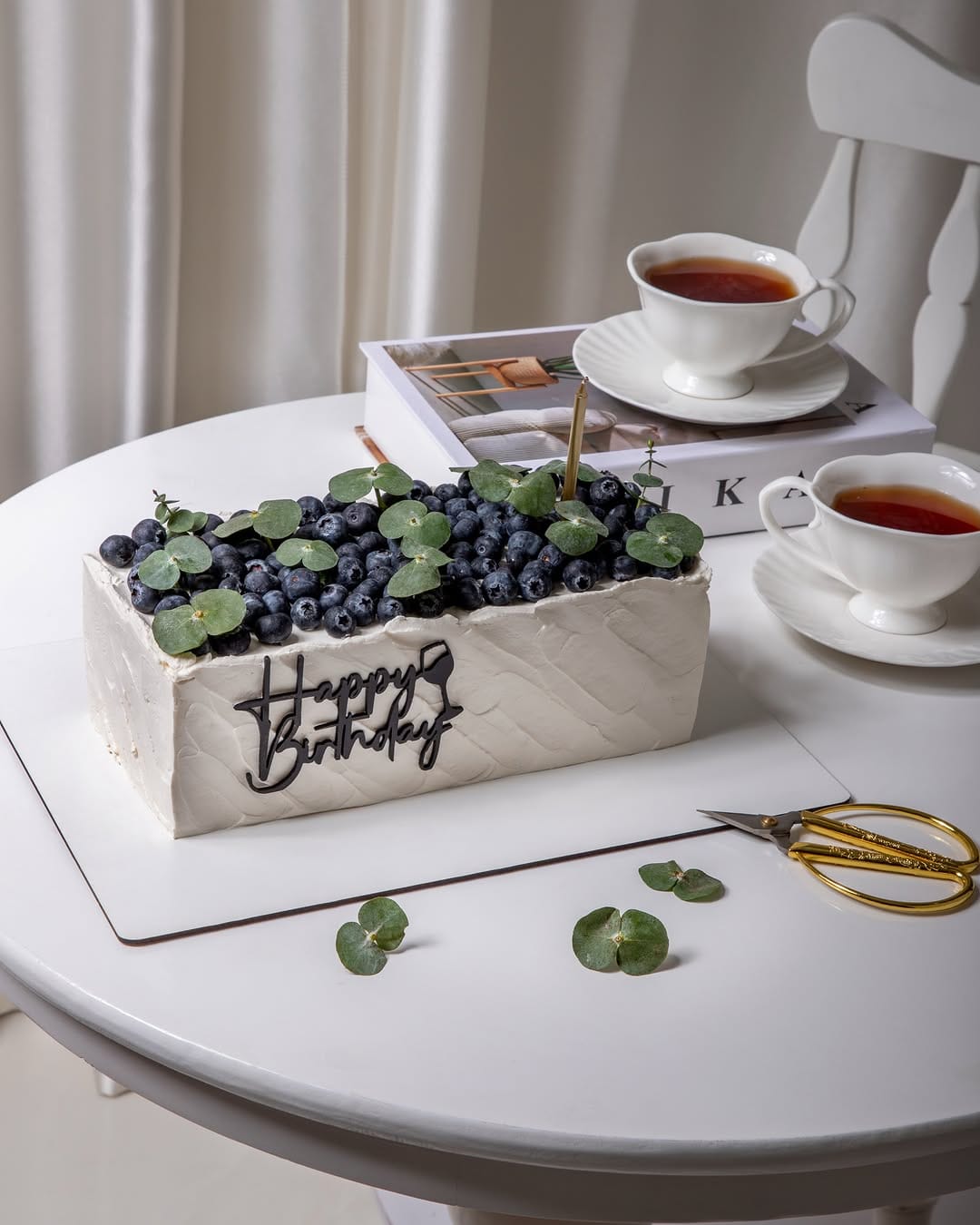 Post 6 by Sarah Soltanizadeh | Cake Artist on Instagram (image)