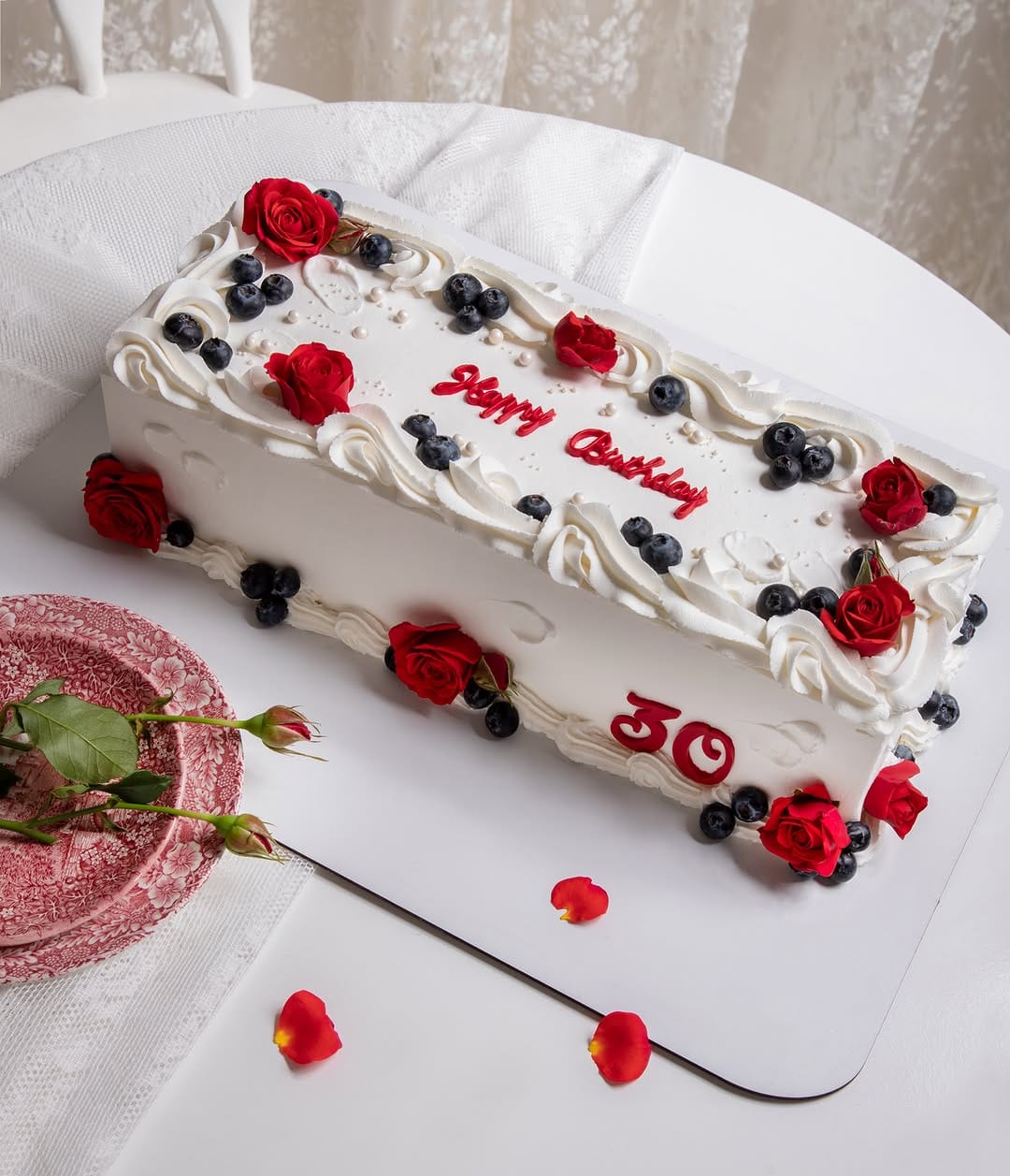 Post 1 by Sarah Soltanizadeh | Cake Artist on Instagram (image)
