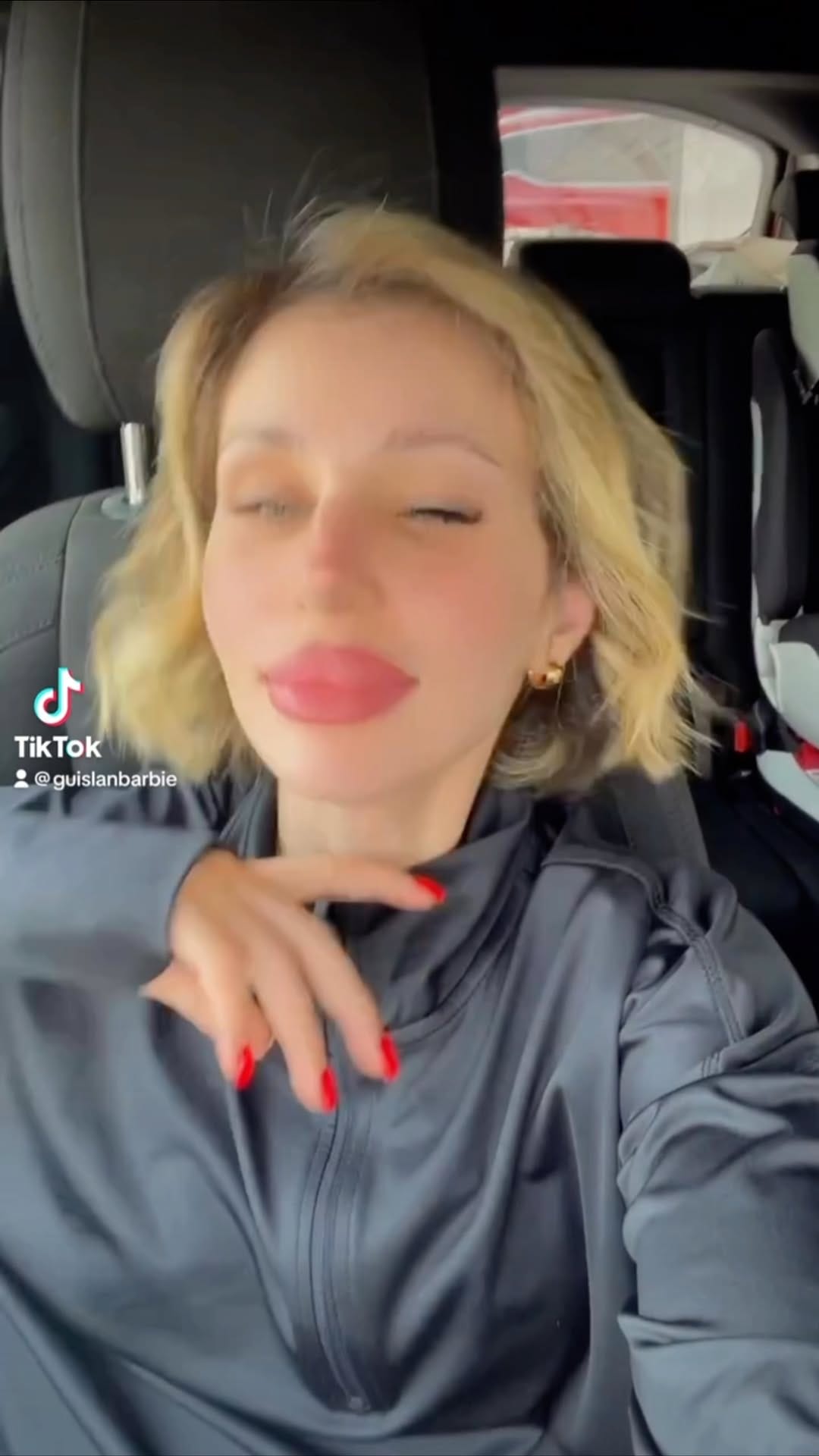 Post 8 by Ghizlane Zeroual on Instagram (video)