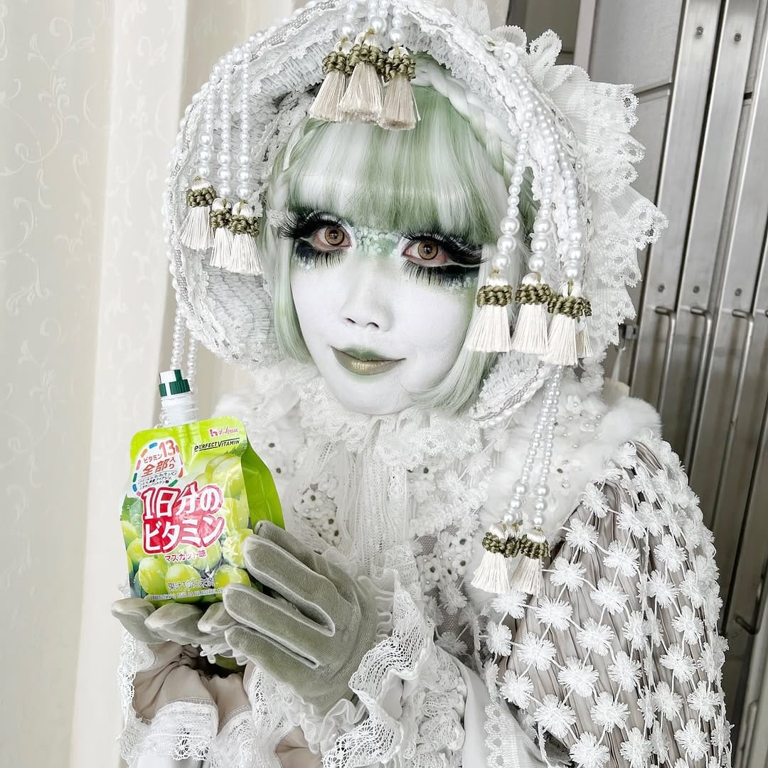 Post 6 by 𝖒𝖎𝖓𝖔𝖗𝖎 on Instagram (carousel)