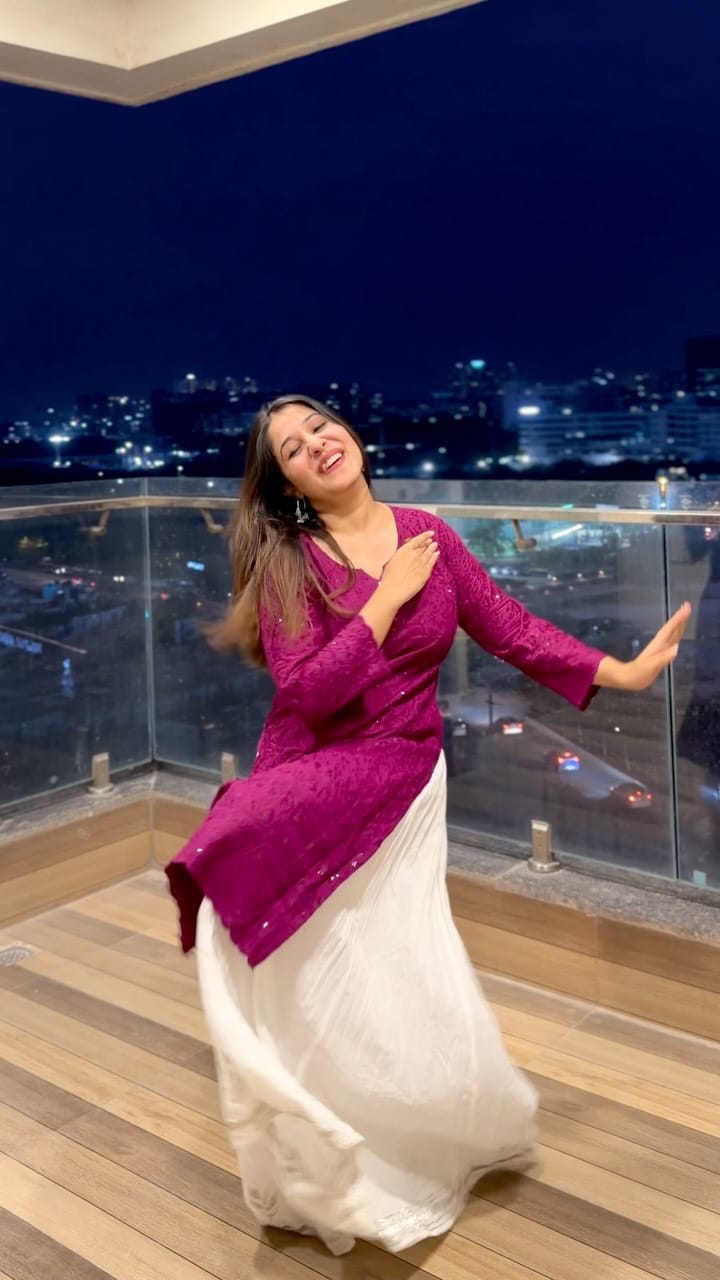 Post 4 by Madhura Mohod on Instagram (video)