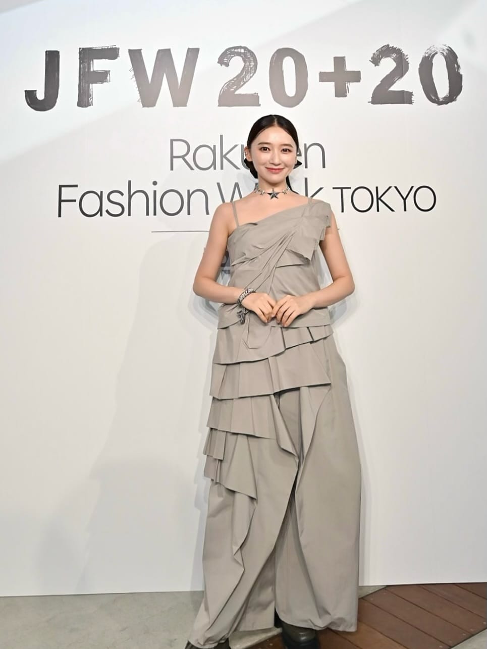Post 9 by 佐藤詩織 shiori sato on Instagram (carousel)