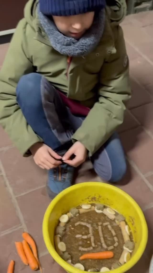 Post 5 by Julie-Mynou&Mylene on Instagram (video)