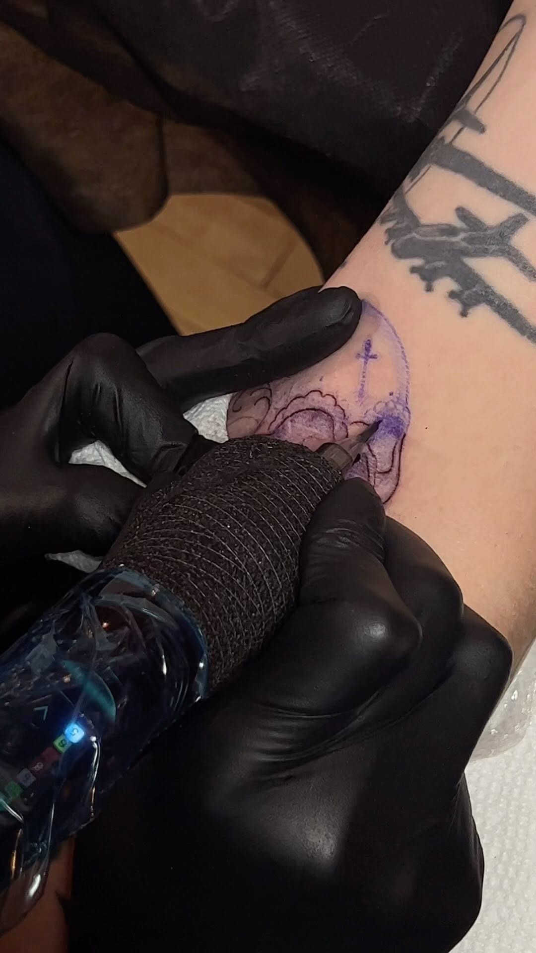 Post 10 by 𝕾𝖙𝖆𝖞 𝕲𝖔𝖑𝖉 𝕿𝖆𝖙𝖙𝖔𝖔 on Instagram (video)