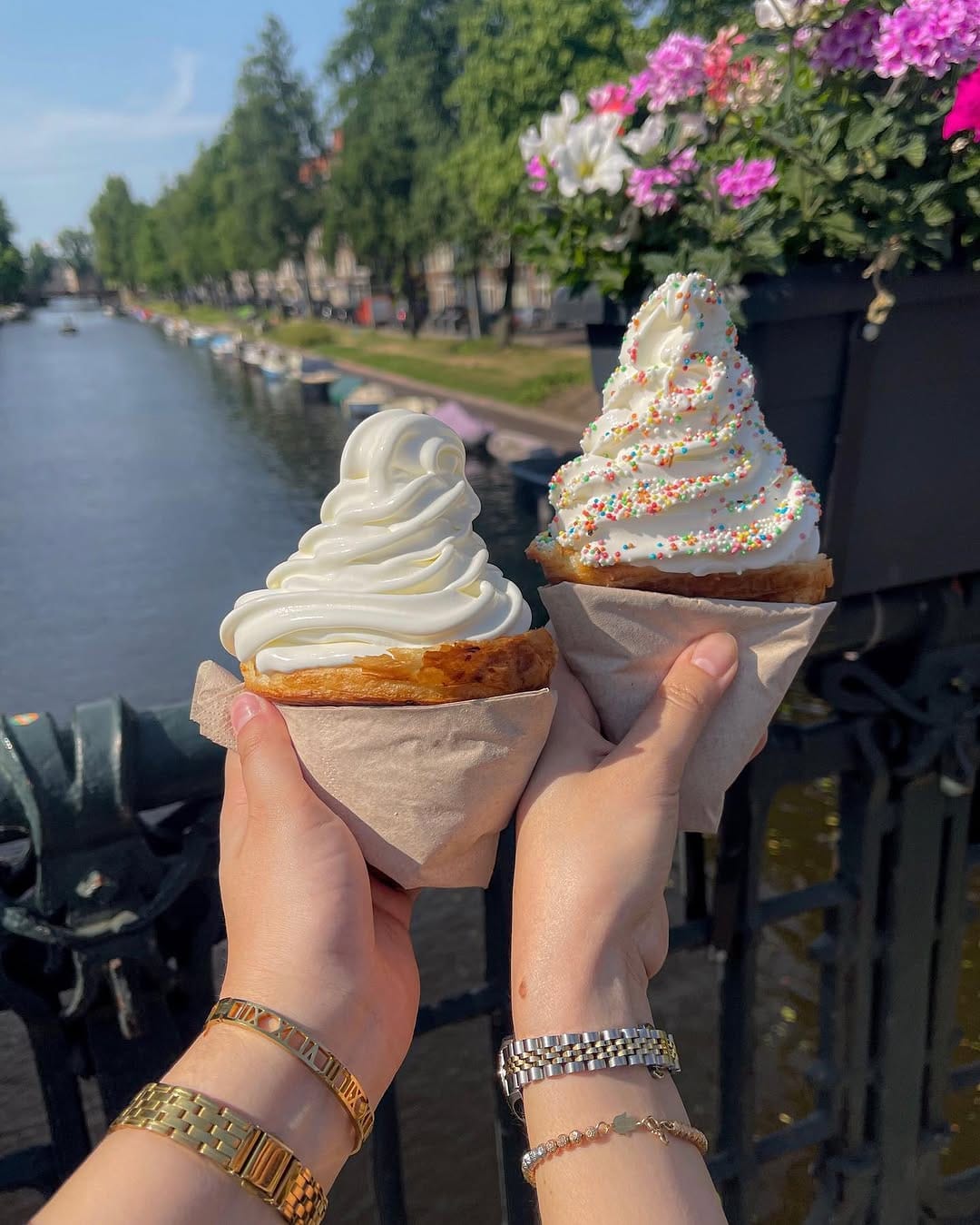 Post 10 by MODESTY BELOW THE KNEE ⵣ on Instagram (carousel)