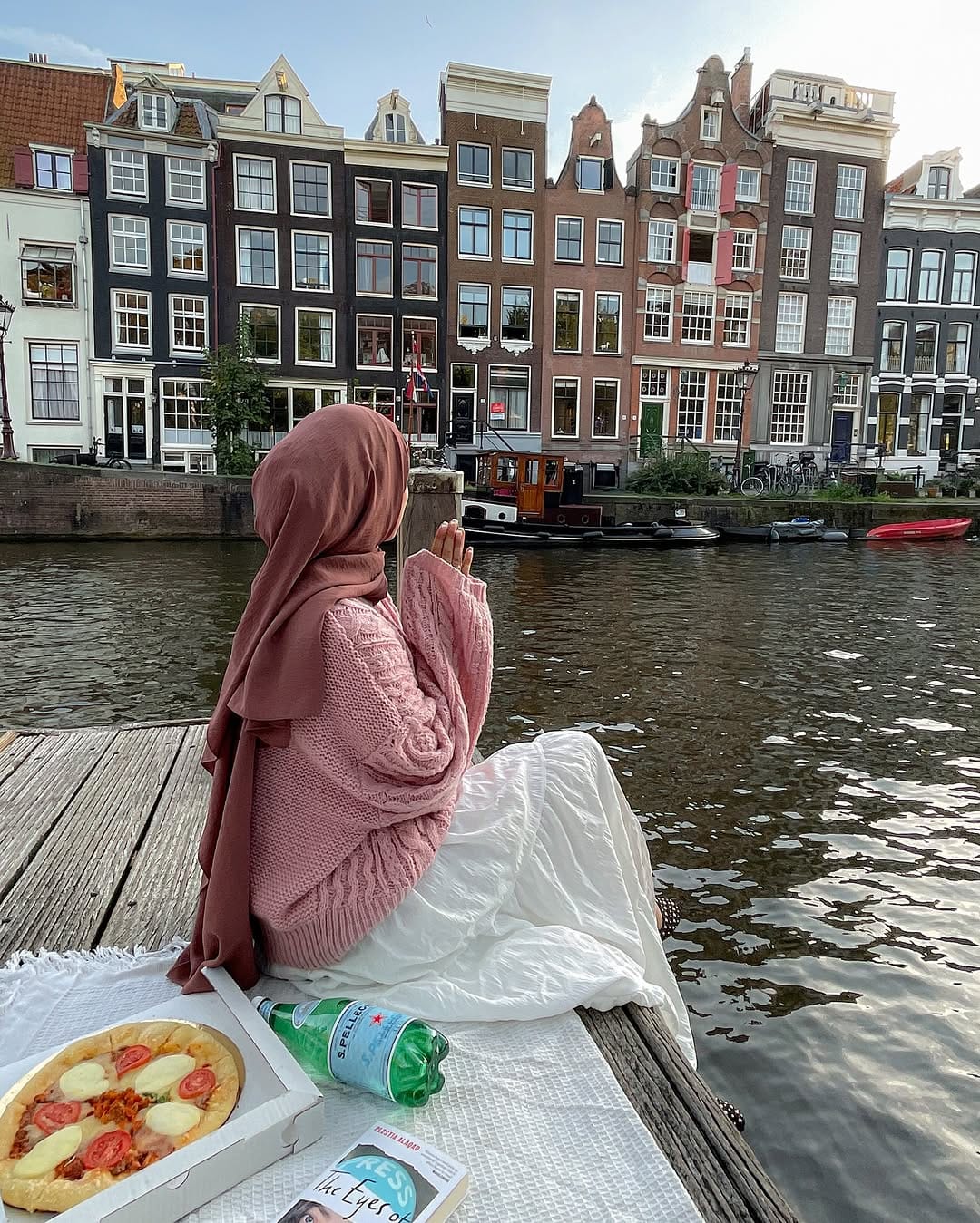 Post 4 by MODESTY BELOW THE KNEE ⵣ on Instagram (carousel)