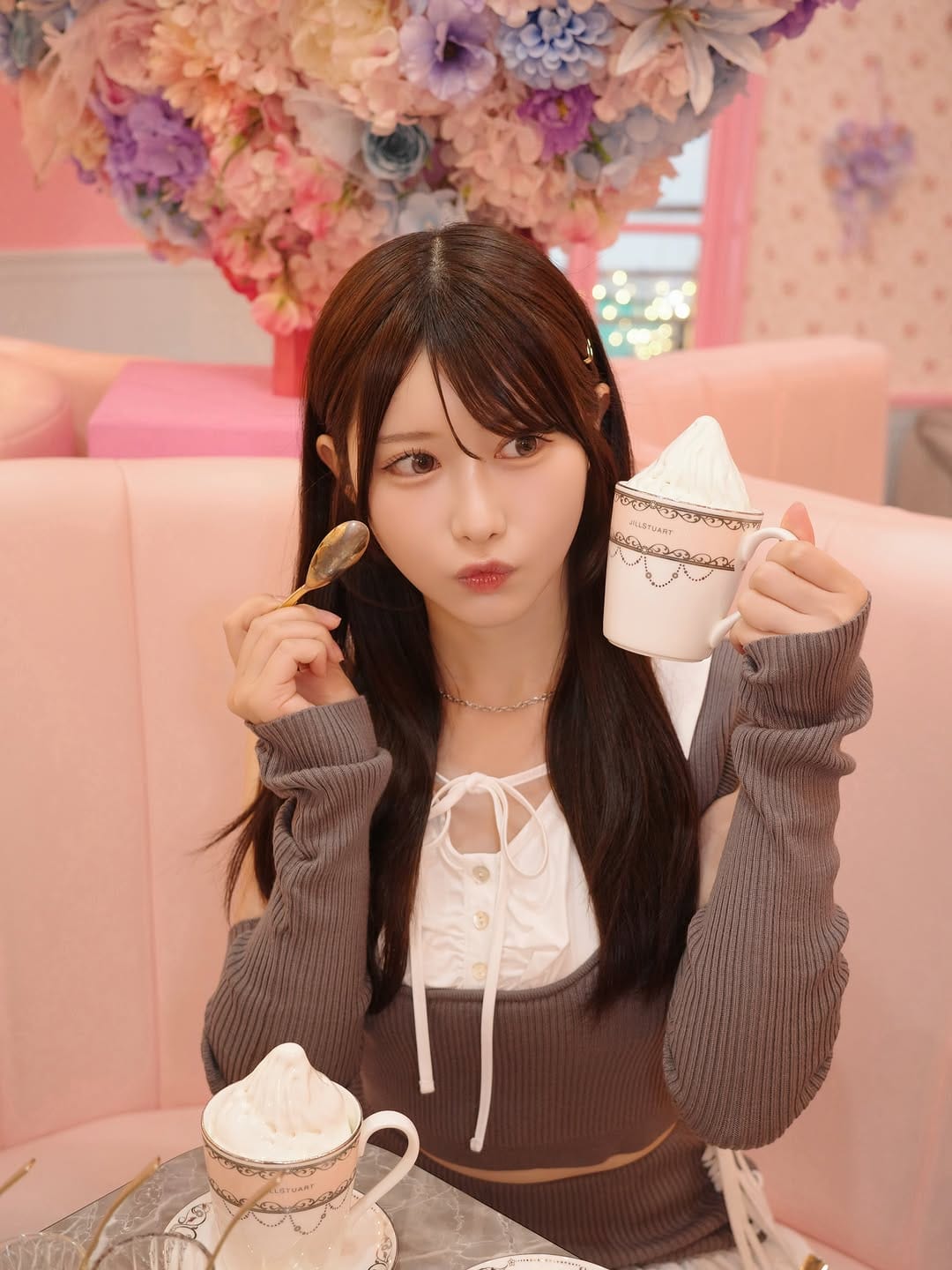 Post 1 by 百田彩夏 on Instagram (carousel)