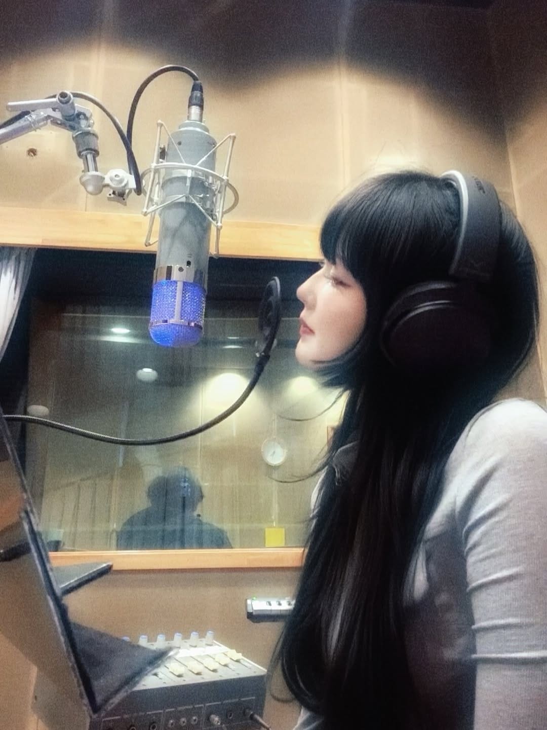 Post 10 by Daoko on Instagram (carousel)