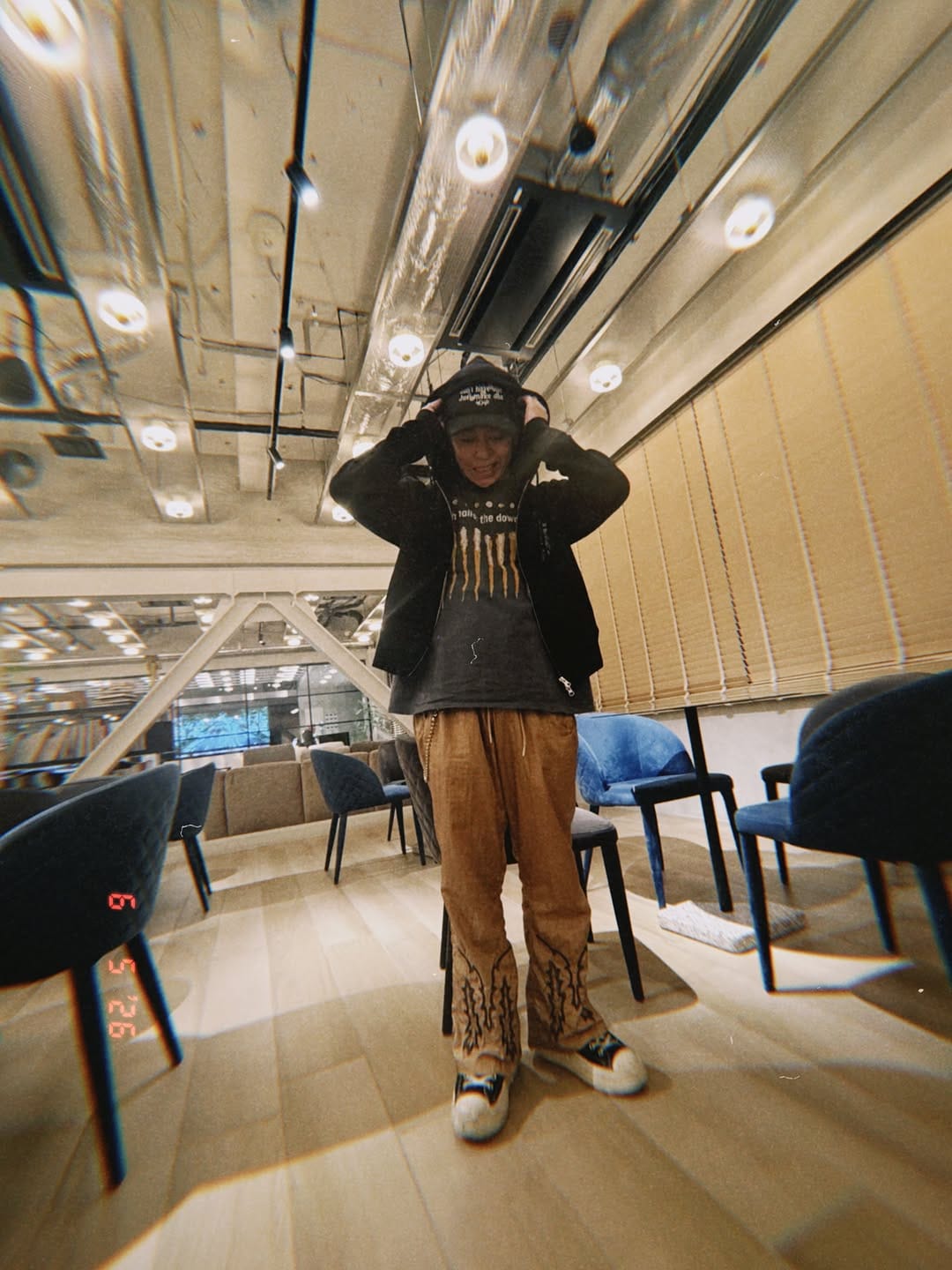 Post 5 by 𝐒𝐡𝐨𝐰-𝐡𝐞𝐲(RADIO FISH) on Instagram (carousel)