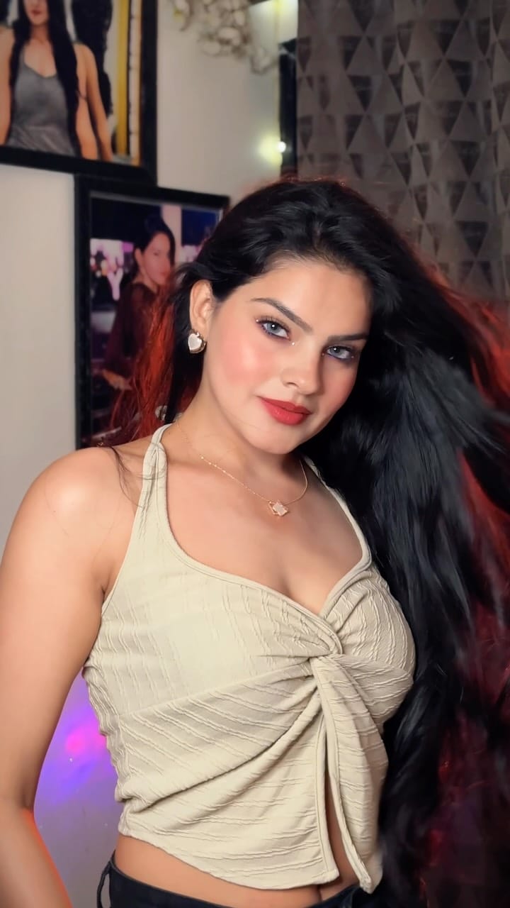 Post 7 by Manya Sawlanni♥️ on Instagram (video)