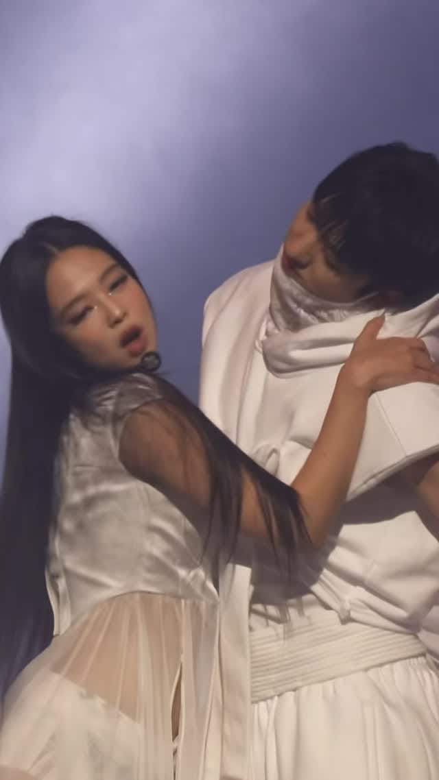 Post 1 by BLΛƆKPIИK JENNIE | fanpage 🤍 on Instagram (video)