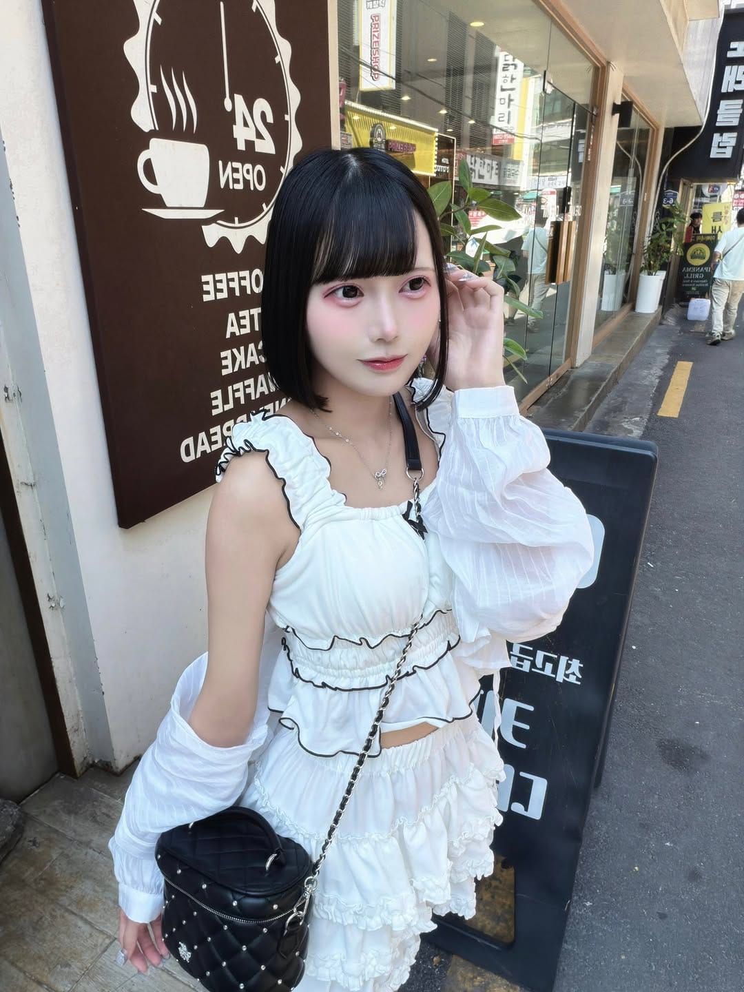 Post 4 by シンデレラの犬 Project on Instagram (carousel)