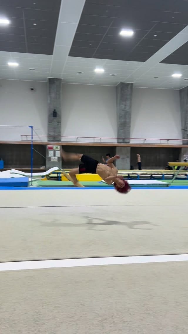 Post 10 by Zen on Instagram (video)