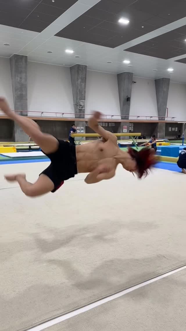 Post 7 by Zen on Instagram (video)