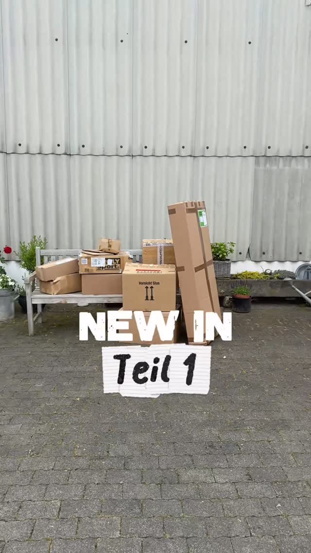 Post 9 by VONJULA Family Concept Store Geschenke Deko Kleidung on Instagram (video)