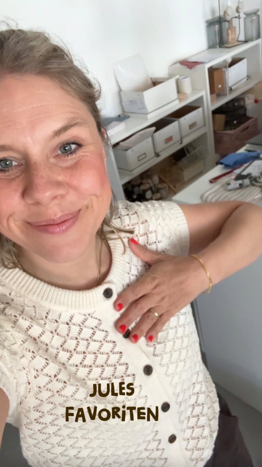 Post 10 by VONJULA Family Concept Store Geschenke Deko Kleidung on Instagram (video)