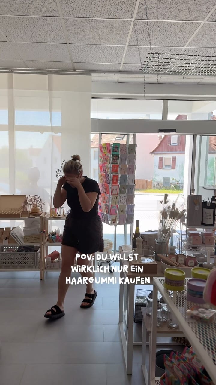 Post 2 by VONJULA Family Concept Store Geschenke Deko Kleidung on Instagram (video)