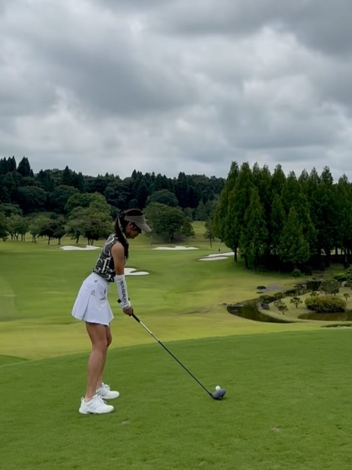 Post 5 by 🌸AYANO GOLF ／美スイング⛳️ on Instagram (carousel)