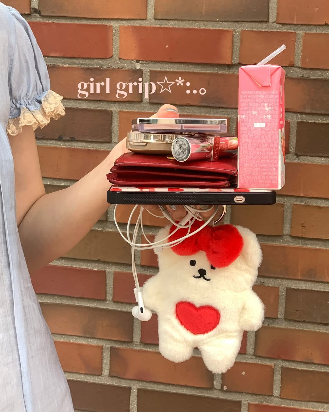 Post 4 by 젤리랜드공식계정*:.｡.♡.｡.:*･゜ﾟ･* on Instagram (carousel)