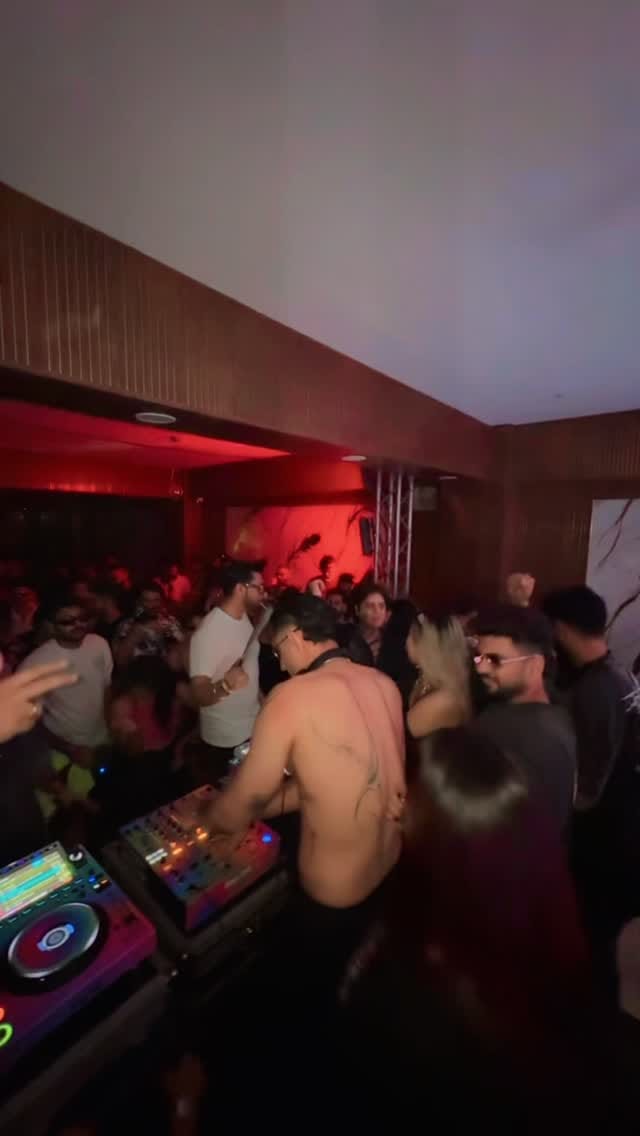 Post 3 by Mayank Goswami on Instagram (video)