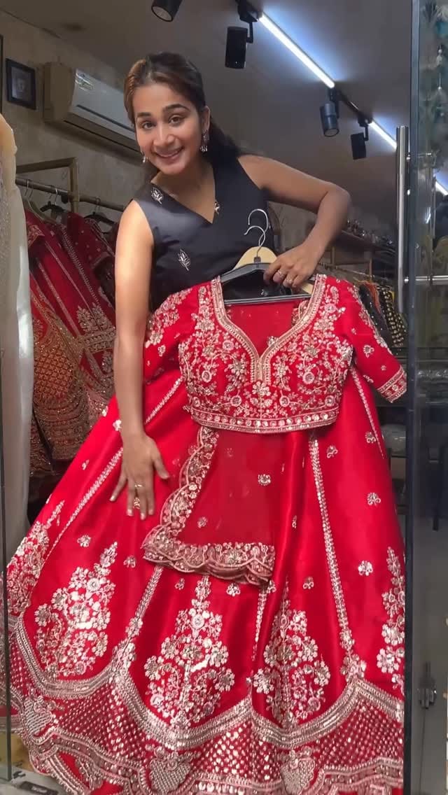 Post 4 by DRESS MASTERS on Instagram (video)