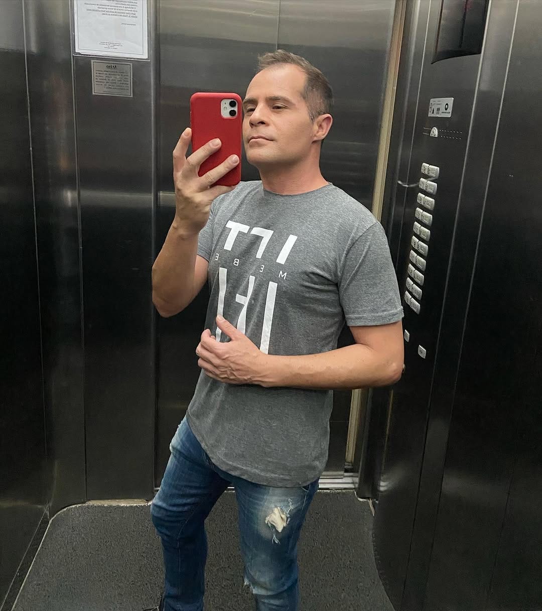 Post 7 by Marcelo Neves on Instagram (image)