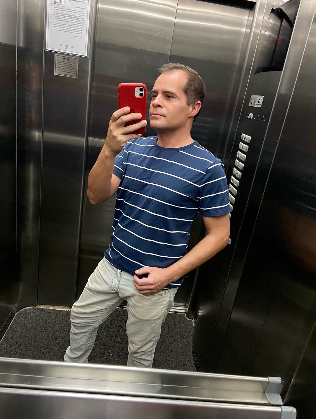 Post 3 by Marcelo Neves on Instagram (image)