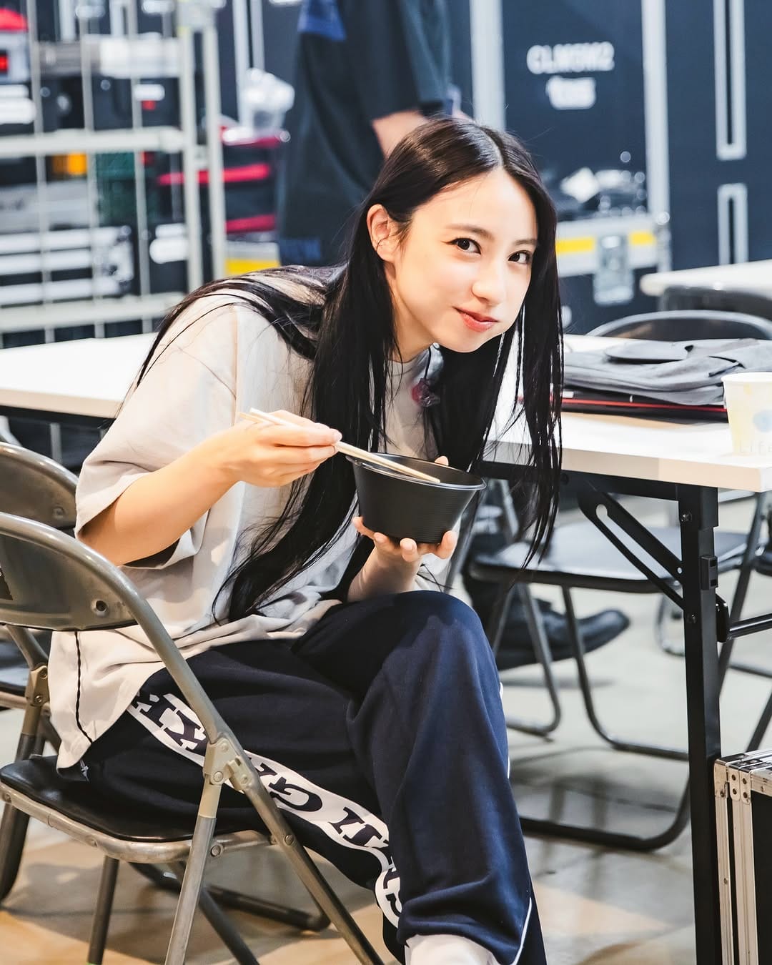 Post 4 by KANON 新しい学校のリーダーズ on Instagram (carousel)