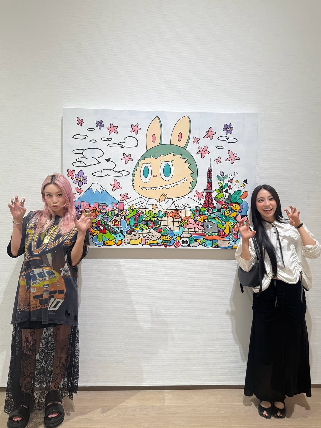 Post 6 by KANON 新しい学校のリーダーズ on Instagram (carousel)