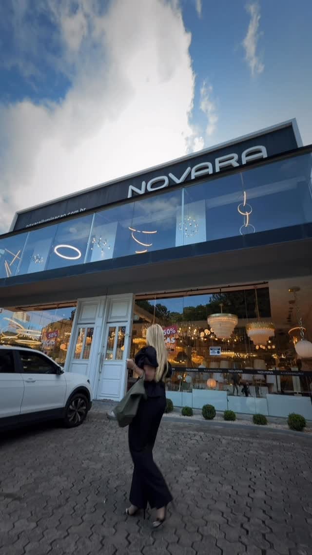 Post 5 by Novara Iluminação on Instagram (video)