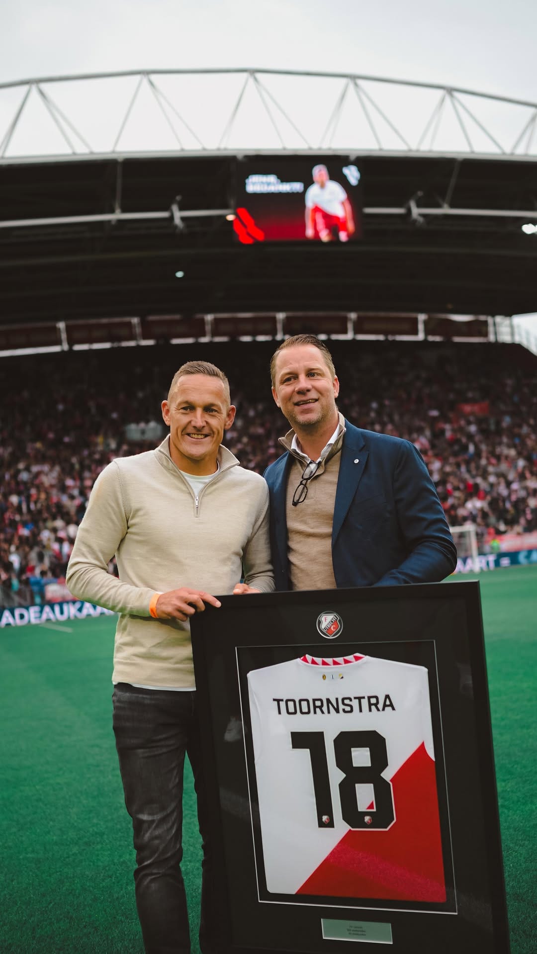 Post 6 by Jens Toornstra on Instagram (video)