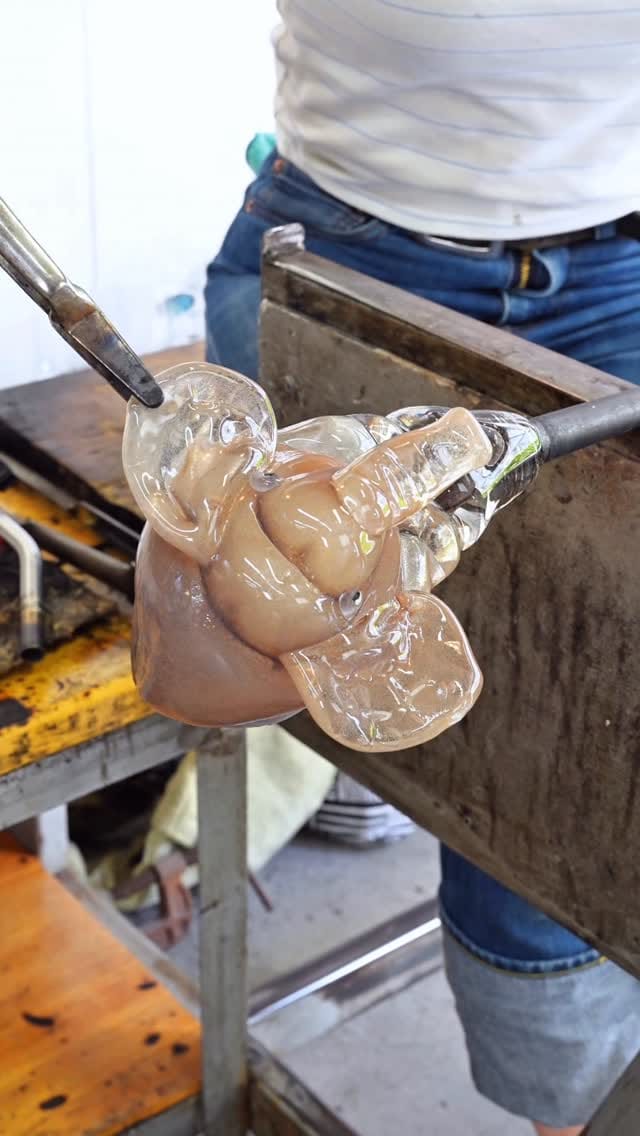 Post 4 by Miwa Ito on Instagram (video)