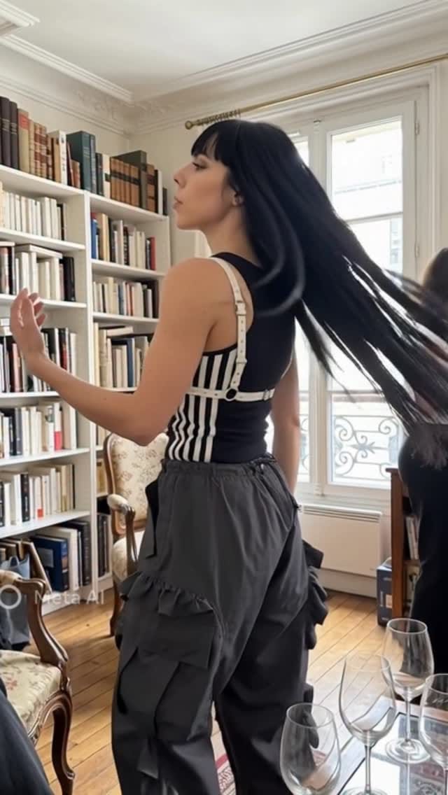 Post 4 by Clelia Ascione on Instagram (video)