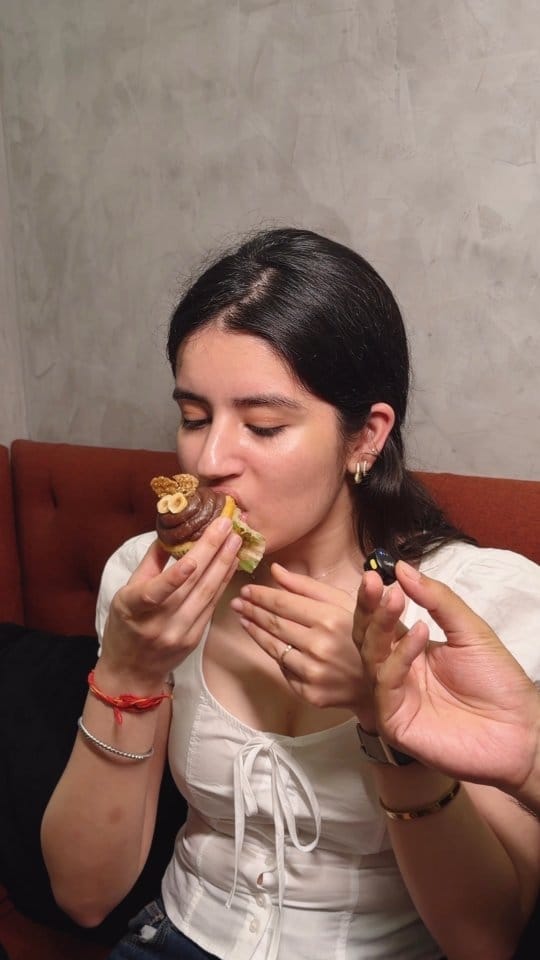 Post 3 by Dessert Therapy on Instagram (video)