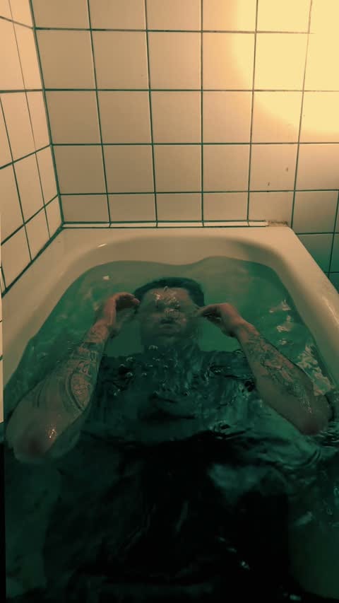 Post 8 by Felix Raphael on Instagram (video)