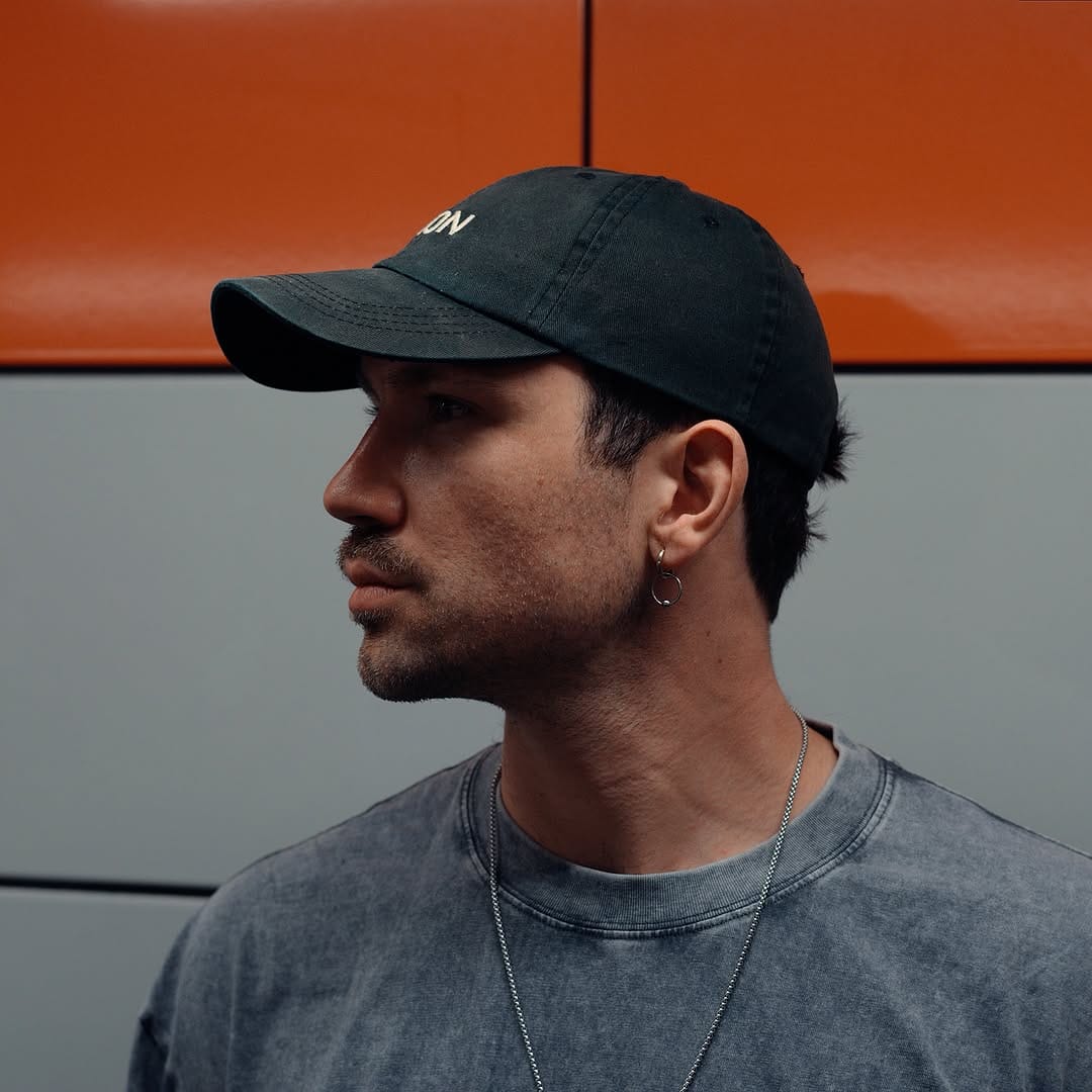 Post 5 by Felix Raphael on Instagram (image)
