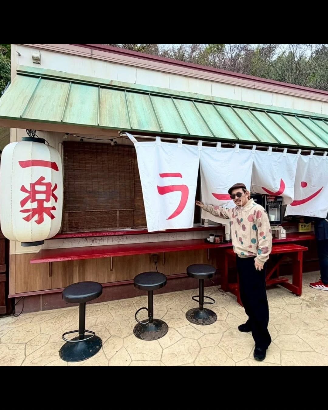 Post 5 by DOZAN11 aka 三木道三 on Instagram (carousel)