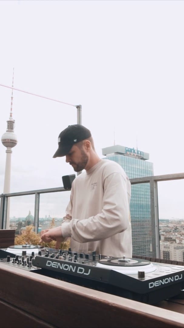 Post 7 by D-Tale on Instagram (video)