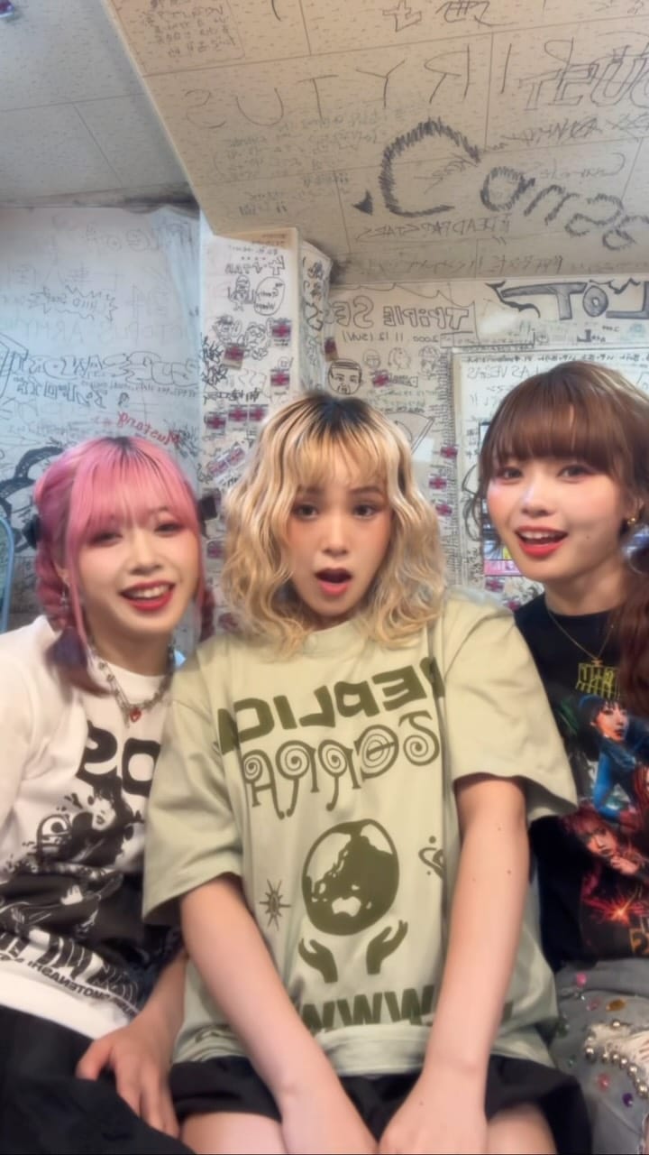 Post 7 by Miyu on Instagram (video)