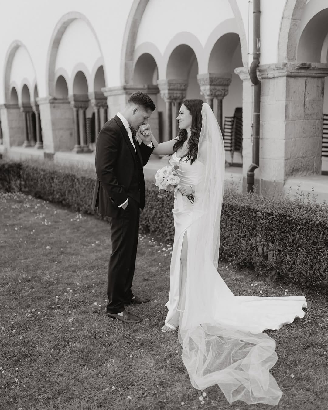 Post 8 by WEDDING PHOTO+FILM I VICKY & MARKUS on Instagram (carousel)