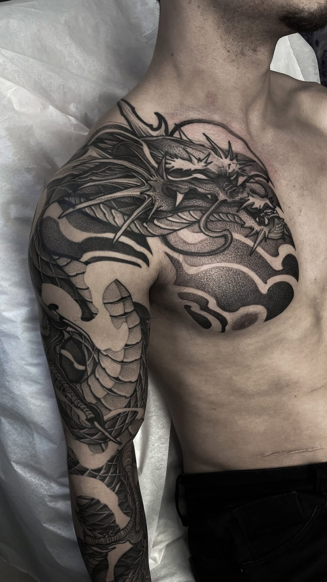 Post 6 by LUCKT TATTOO on Instagram (video)