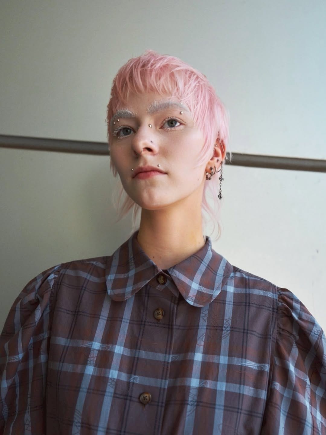 Post 3 by TAKERU/大阪/梅田美容室/ブリーチ/ハイトーンカラー on Instagram (carousel)