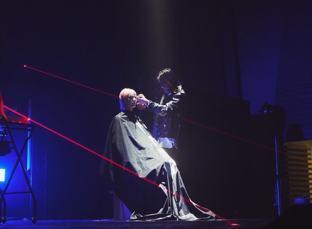 Post 2 by TAKERU/大阪/梅田美容室/ブリーチ/ハイトーンカラー on Instagram (carousel)