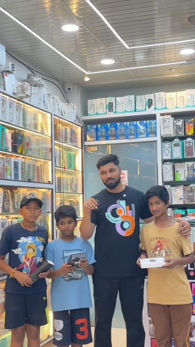 Post 5 by The🍎apple world on Instagram (video)