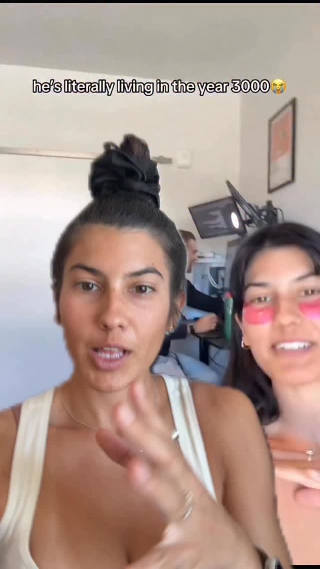 Post 7 by Dupe.com on Instagram (video)